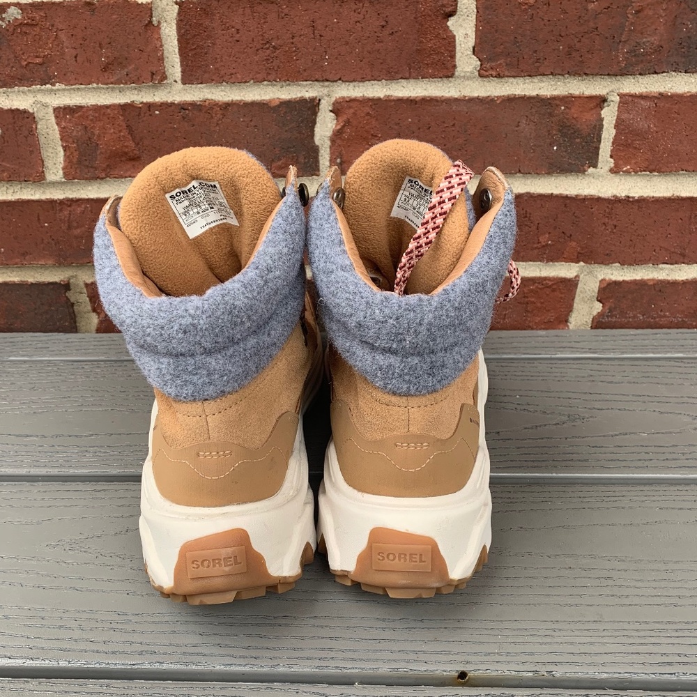 Sorel Kinetic Breakthru Conquest Waterproof Boots - Picture 2 of 13